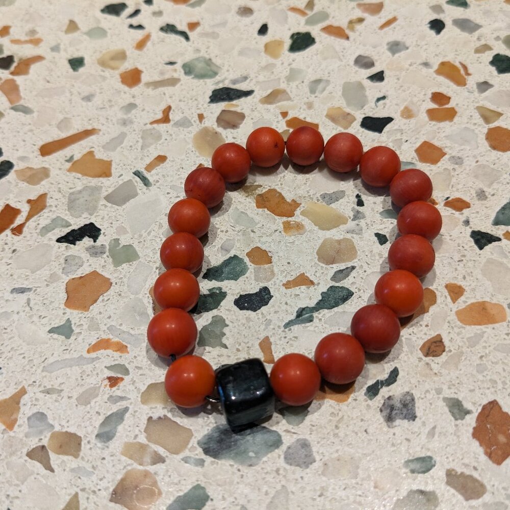 Baháʼí prayer bead bracelet